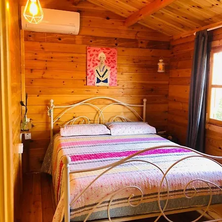 Alpstuga Happy Glamping Cy *