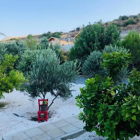 Chalet Happy Glamping Cy