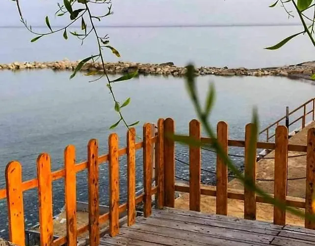 Happy Glamping Cy בקתה *