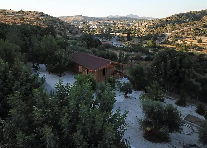 Happy Glamping Cy בקתה