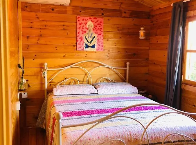 בקתה Happy Glamping Cy *