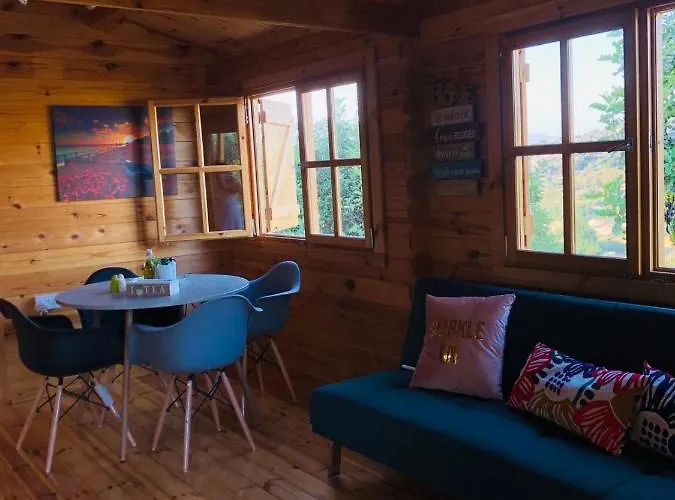 בקתה Happy Glamping Cy *