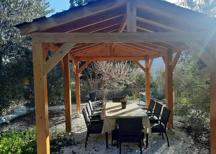 בקתה Happy Glamping Cy *